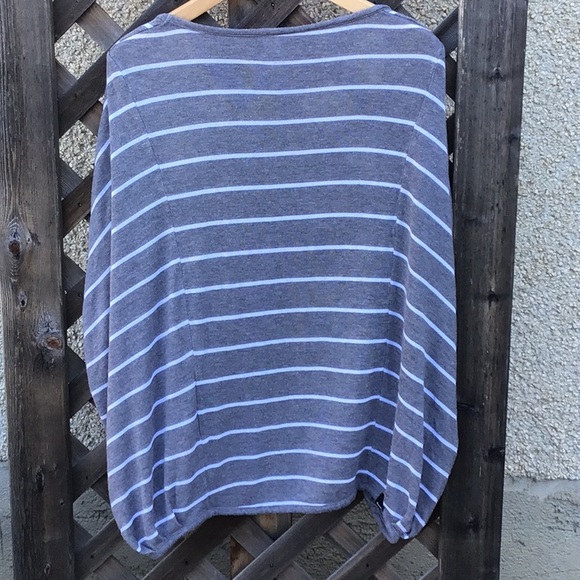 Bench gray with white stripe full length shrug oversized - Picture 4 of 9